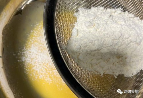 2個(gè)雞蛋能做一大碗舒芙蕾,像云朵一樣綿軟,簡(jiǎn)單快速,一次成功 甜點(diǎn) 蛋黃 鳥類 白砂糖 梳芙厘 馴養(yǎng)動(dòng)物 蛋類食品 低筋面粉 網(wǎng)易訂閱